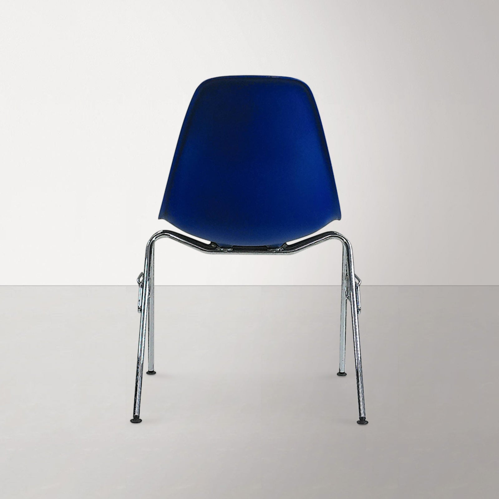 <tc>Vitra</tc> <tc>Eames</tc>: DSS - Stapelstuhl - Generalüberholt