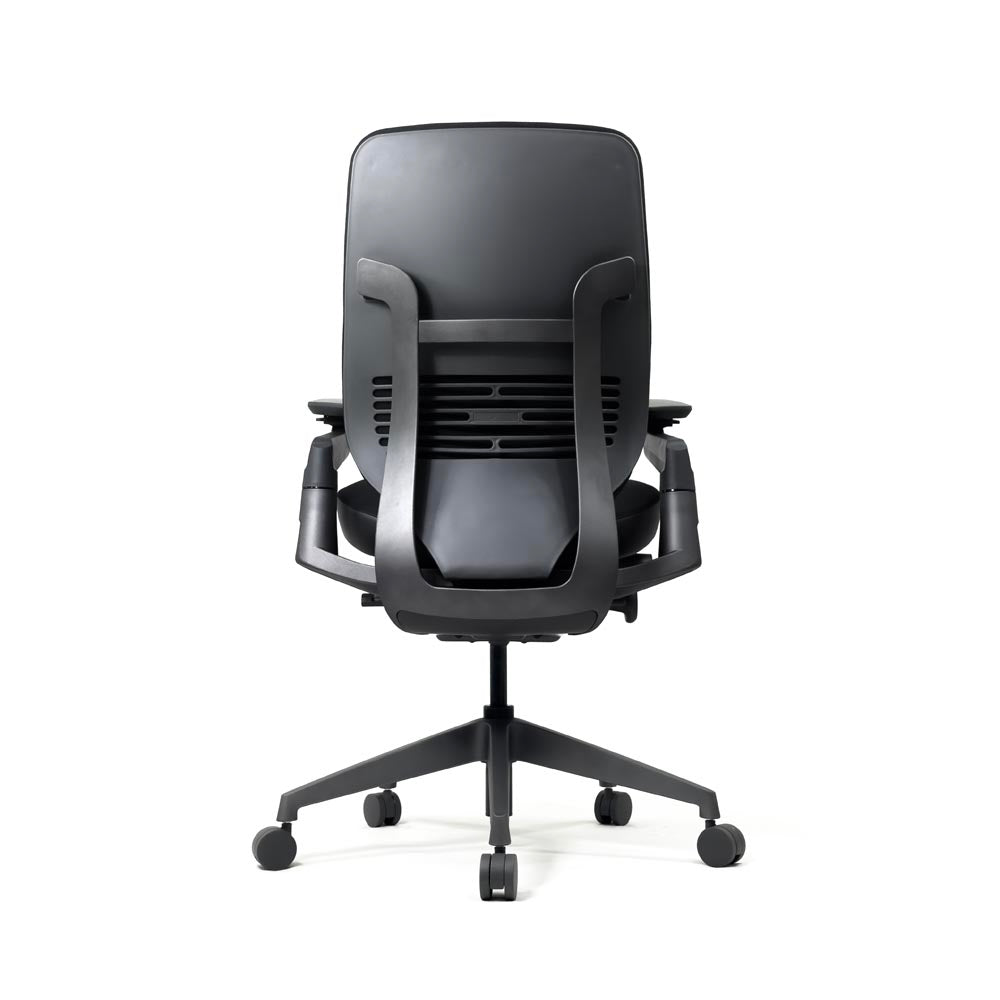 <tc>Steelcase</tc>: Gesture Ergonomischer Arbeitsstuhl mit 360-Grad-Armlehnen – Generalüberholt