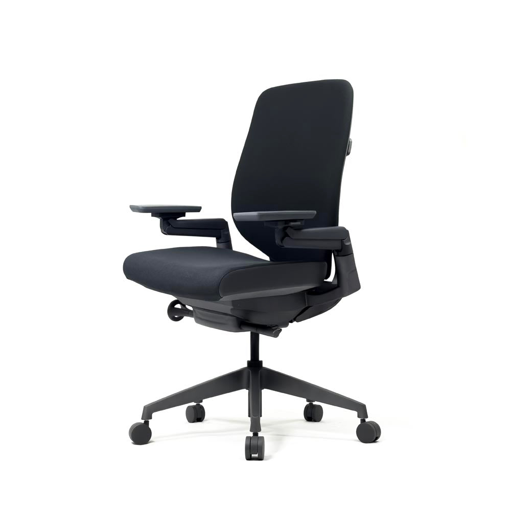 <tc>Steelcase</tc>: Gesture Ergonomischer Arbeitsstuhl mit 360-Grad-Armlehnen – Generalüberholt