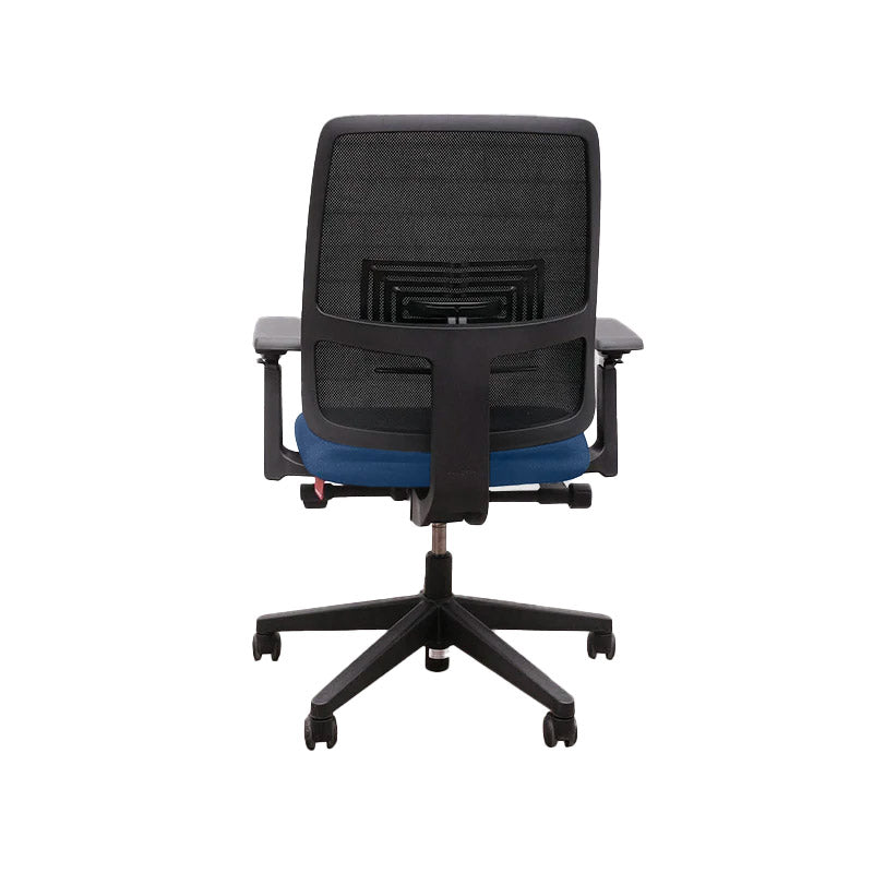 Haworth: Lively Task Chair in Blue Fabric - Refurbished