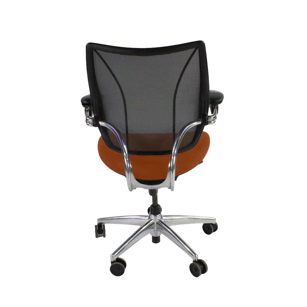 <tc>Humanscale</tc>: <tc>Liberty</tc> Arbeitsstuhl aus hellbraunem Leder mit Aluminiumrahmen – Generalüberholt