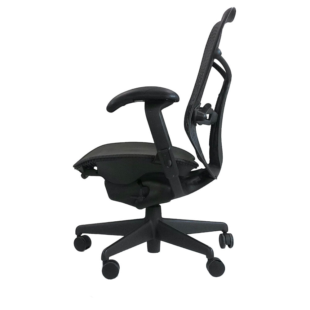 Herman Miller: Mirra Task Chair - Graphite - Refurbished
