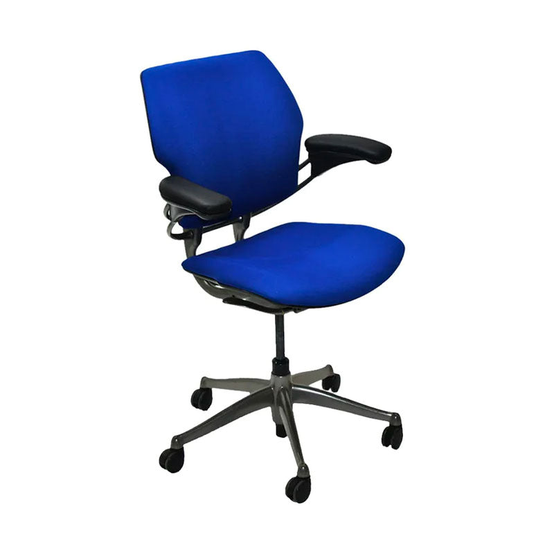 <tc>Humanscale</tc>: <tc>Freedom</tc> Bürostuhl aus blauem Stoff – Generalüberholt