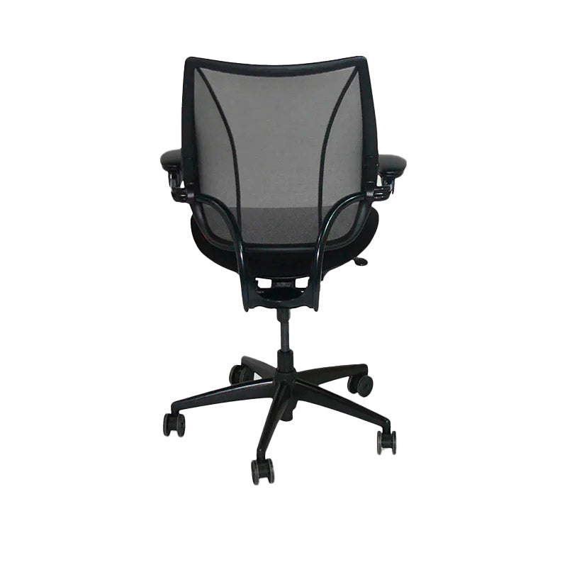 <tc>Humanscale</tc>: <tc>Liberty</tc> Arbeitsstuhl aus schwarzem Stoff - Generalüberholt