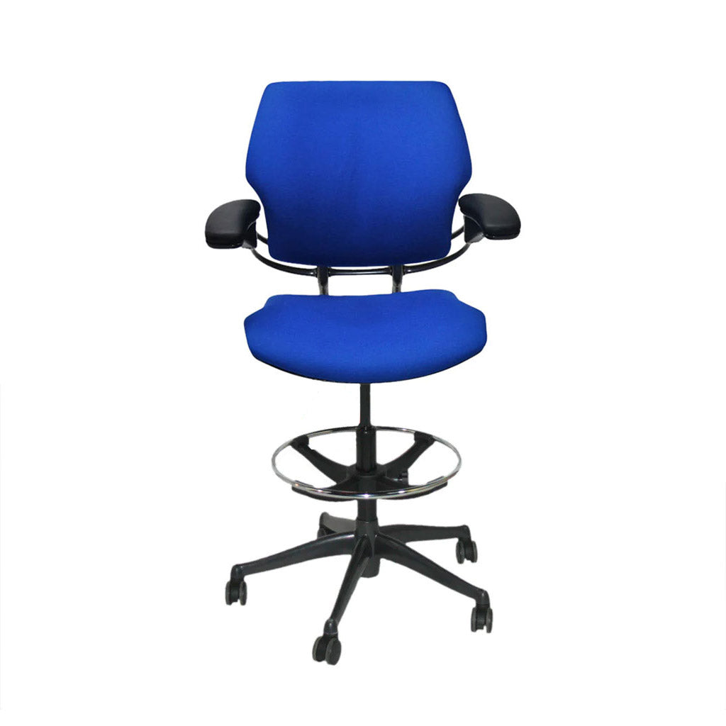 <tc>Humanscale</tc>: <tc>Freedom</tc> Zeichnerstuhl aus blauem Stoff - Generalüberholt