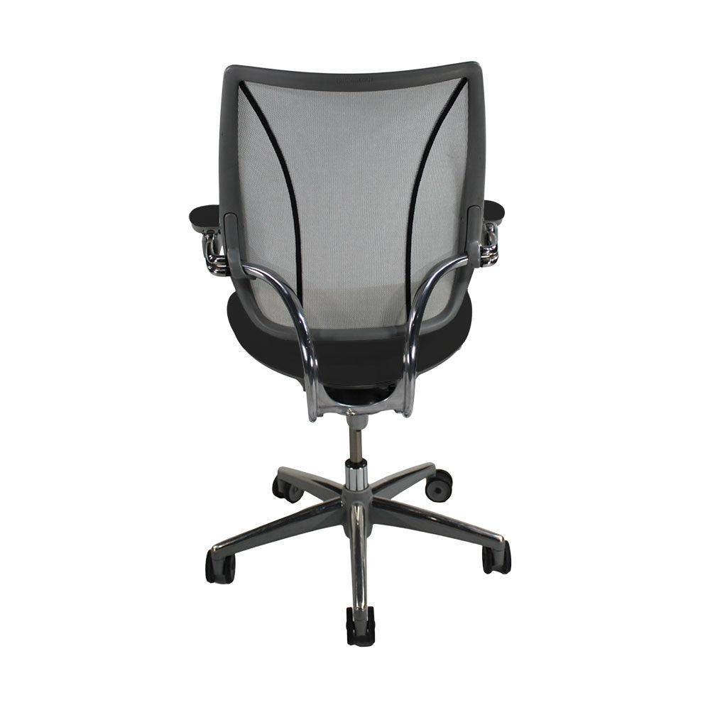 <tc>Humanscale</tc>: <tc>Liberty</tc> Bürostuhl aus schwarzem Leder - Generalüberholt