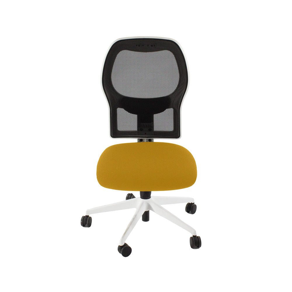 <tc>Ahrend</tc>: Arbeitsstuhl Typ 160, gelber Stoff/weißer Rahmen ohne Armlehnen – Generalüberholt
