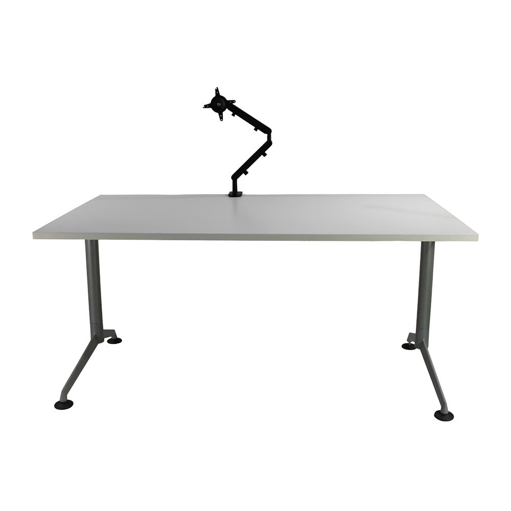 <tc>Herman Miller</tc>: <tc>Abak</tc> T-Leg-Einzelschreibtisch & ZGO Technologies: Z1-Monitorarm – Generalüberholt