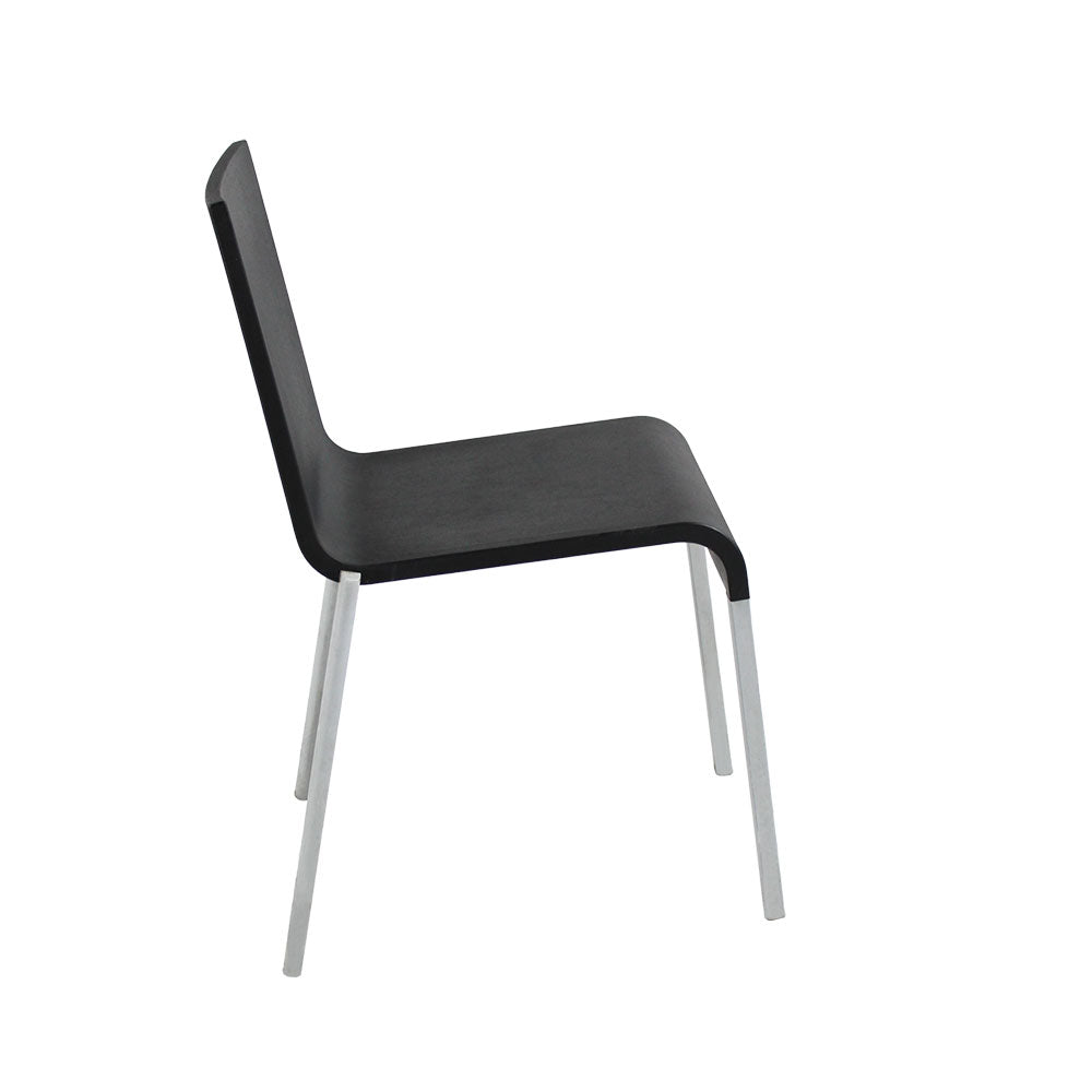 <tc>Vitra</tc>: .03 Stapelstuhl in Schwarz - Generalüberholt