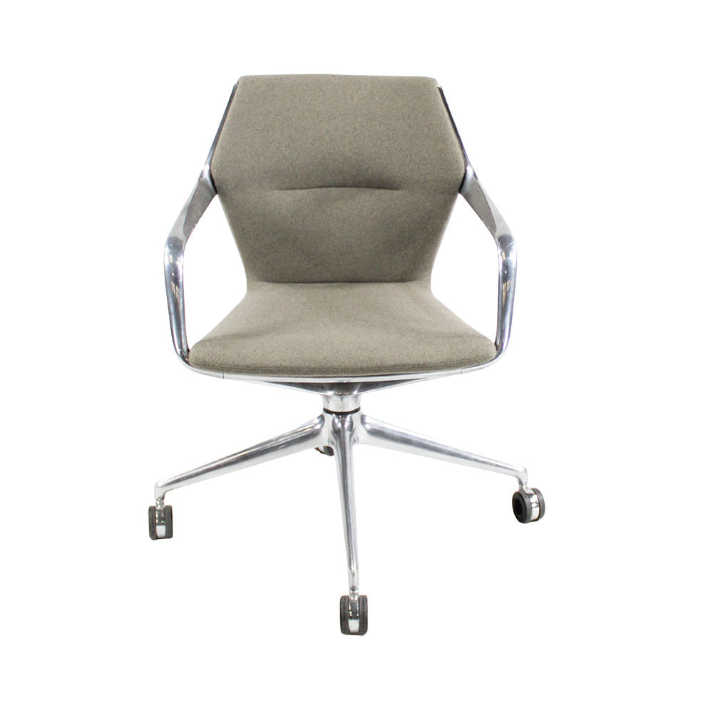 Brunner: Ray Swivel Chair 9232 in Beige Fabric - Refurbished