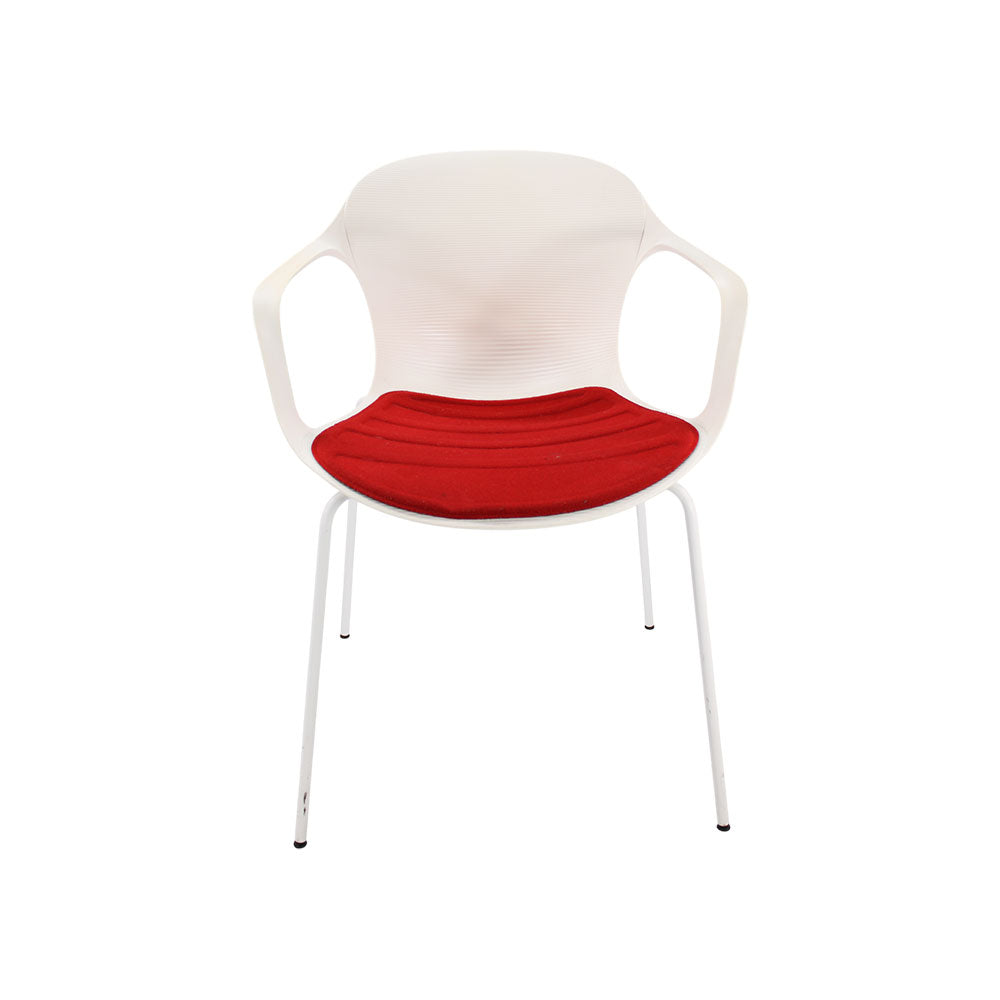 <tc>Fritz Hansen</tc>: Nap Chair in Weiß/Rot Stoff - Generalüberholt