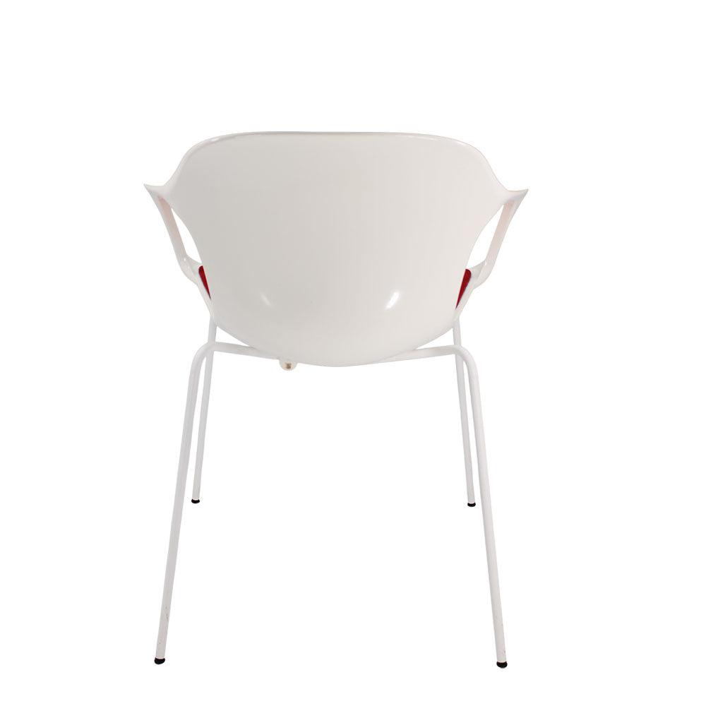 <tc>Fritz Hansen</tc>: Nap Chair in Weiß/Rot Stoff - Generalüberholt