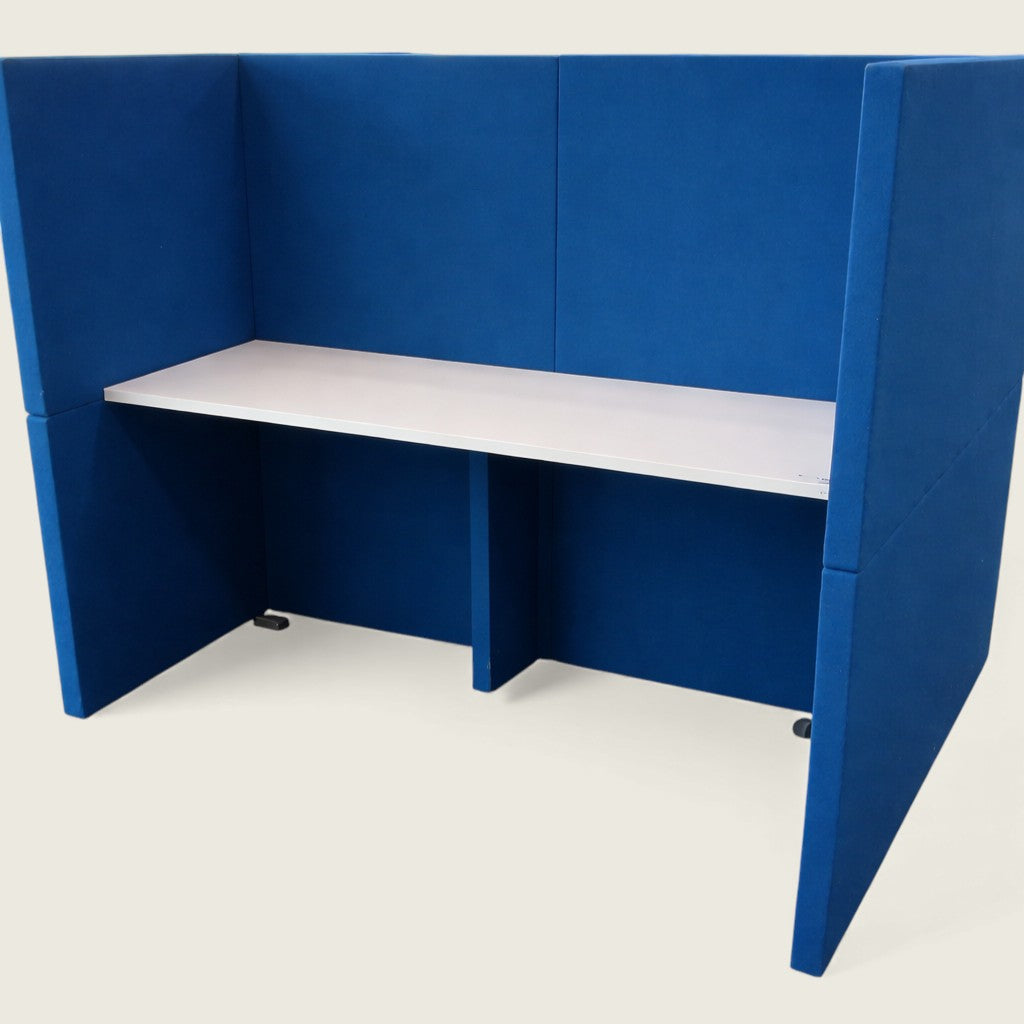 KI Europe: Navy Back to Back Booth - Refurbished