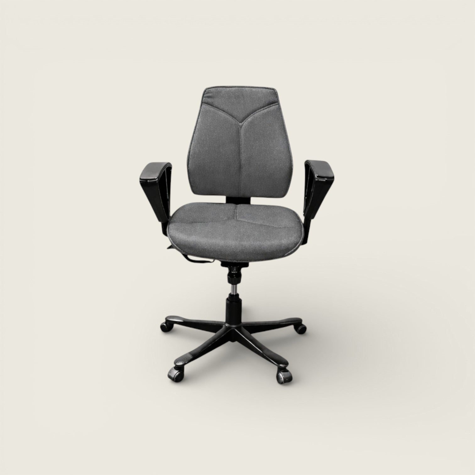 Kinnarps: Grey Task Chair - Refurbished