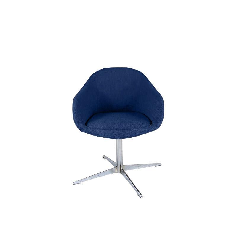 <tc>Naughtone</tc>: Always Tub Chair - Generalüberholt