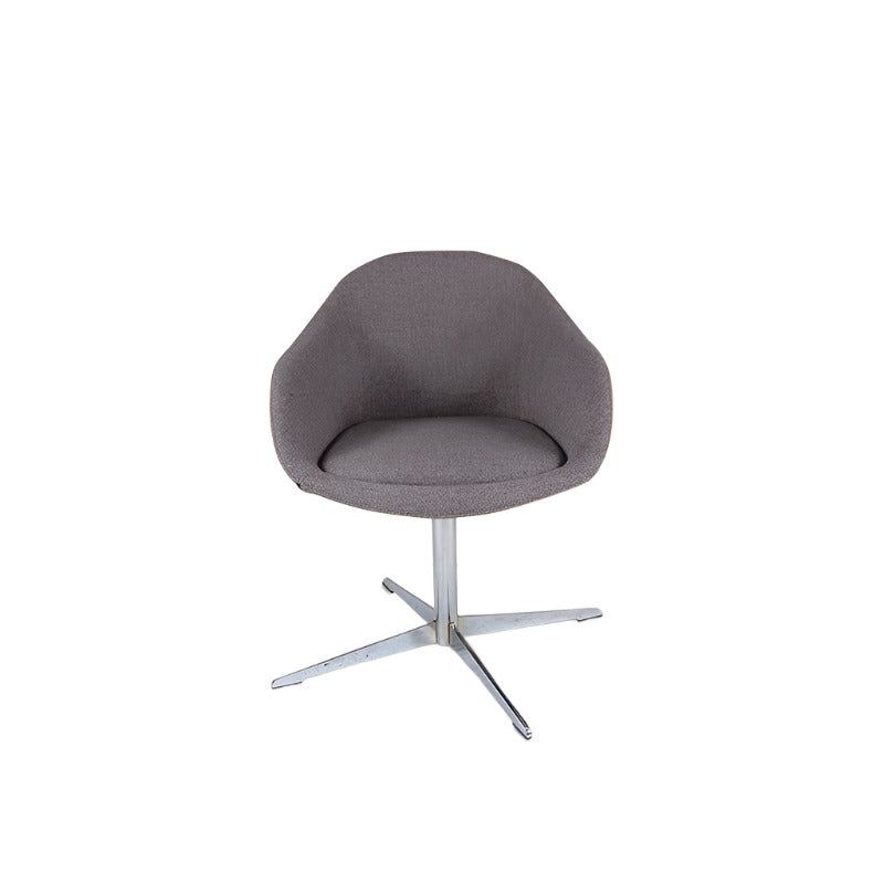 <tc>Naughtone</tc>: Always Tub Chair - Generalüberholt
