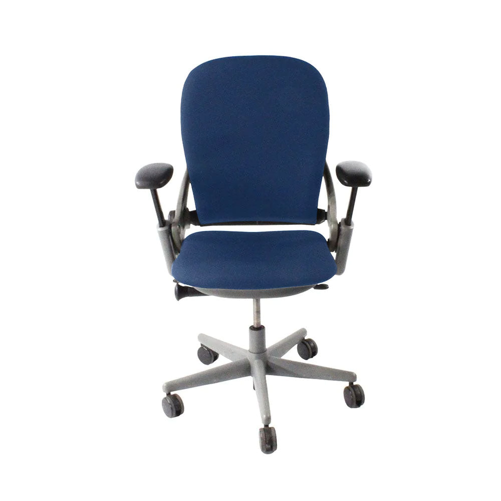<tc>Steelcase</tc>: <tc>Leap V1</tc> Bürostuhl - Grauer Rahmen/Blauer Stoff - Generalüberholt