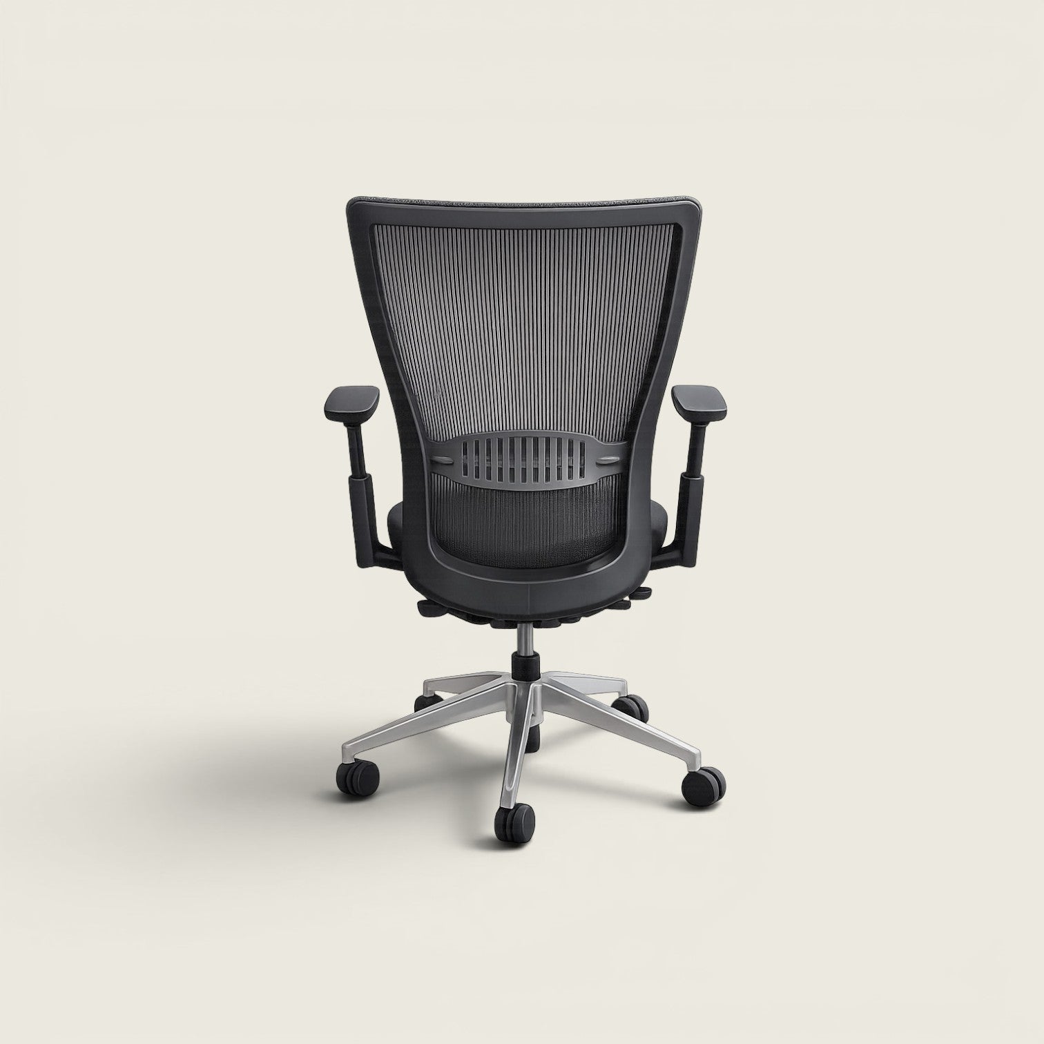 Saxen: Mesh Back Task Chair - Refurbished