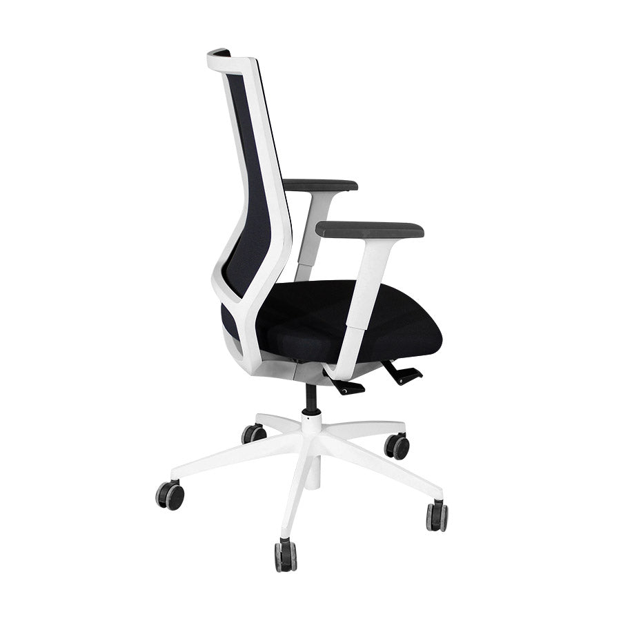 Sedus: Quarterback Office Chair with White Frame in Black Fabric - Refurbished