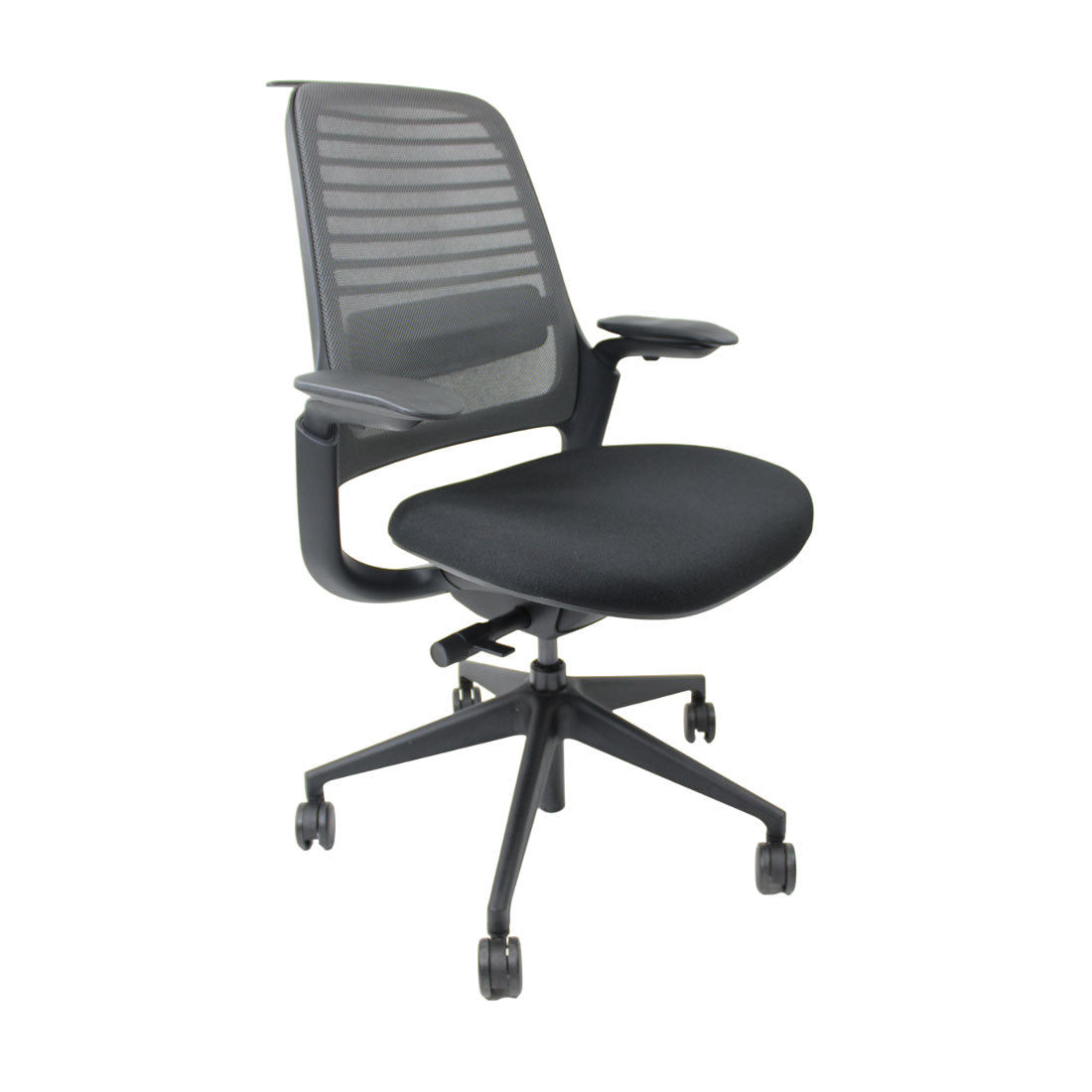 <tc>Steelcase</tc>: Ergonomischer Bürostuhl Serie 1 aus schwarzem Stoff – Generalüberholt
