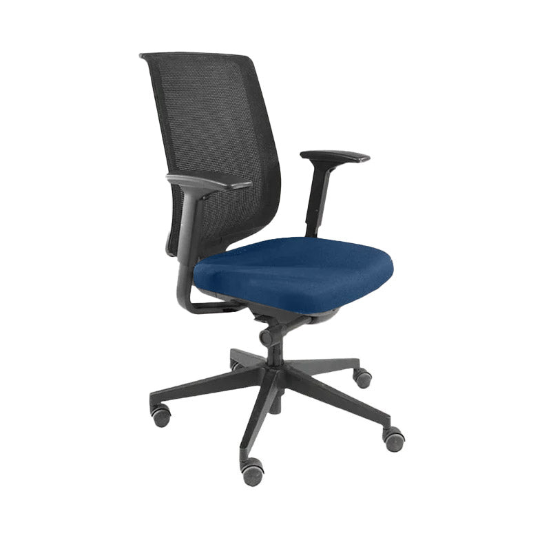 <tc>Steelcase</tc>: Reply Bürostuhl mit Netzrückenlehne aus blauem Stoff - Generalüberholt