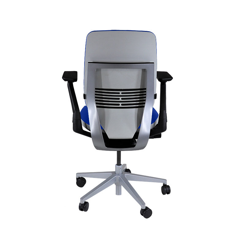 <tc>Steelcase</tc>: Gesture Ergonomischer Bürostuhl - Blauer Stoff - Generalüberholt