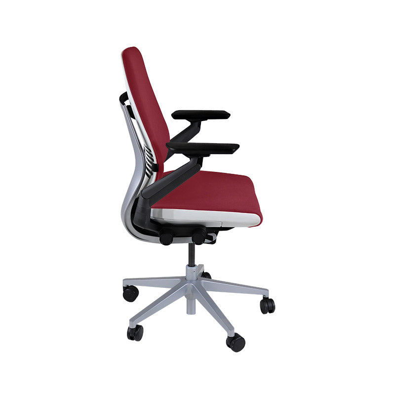 <tc>Steelcase</tc>: Gesture Ergonomischer Bürostuhl - Burgunderrotes Leder - Generalüberholt