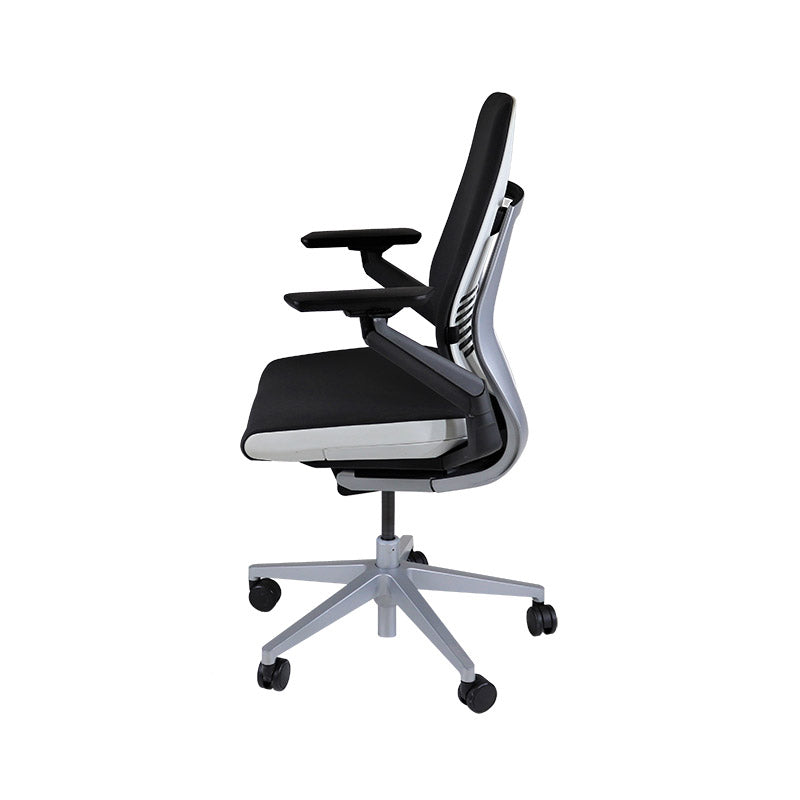 <tc>Steelcase</tc>: Gesture Ergonomischer Bürostuhl - Grauer Stoff - Generalüberholt