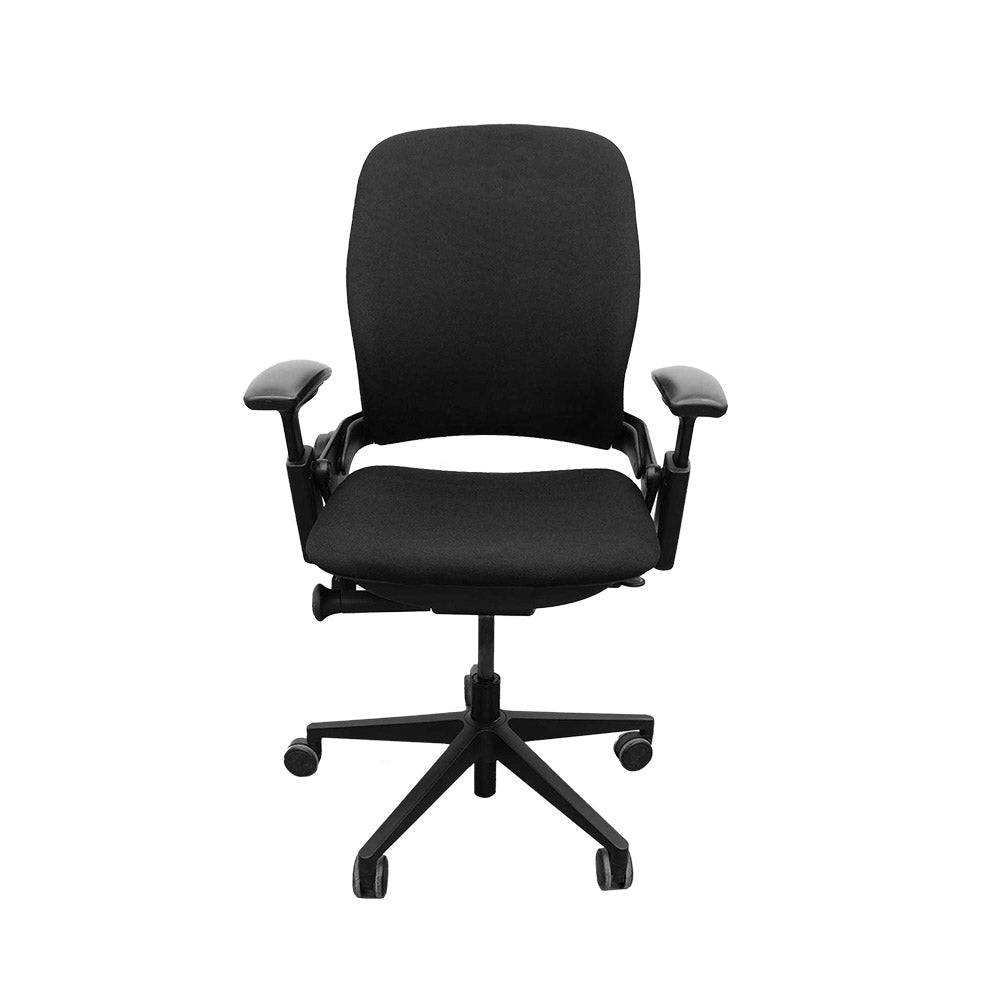 <tc>Steelcase</tc>: <tc>Leap V2</tc> Bürostuhl, höhenverstellbar, nur Armlehne, schwarzes Leder, generalüberholt