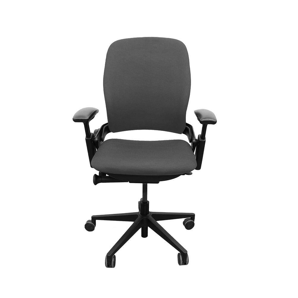 <tc>Steelcase</tc>: <tc>Leap V2</tc> Bürostuhl, höhenverstellbar, nur Armlehne, grauer Stoff, generalüberholt