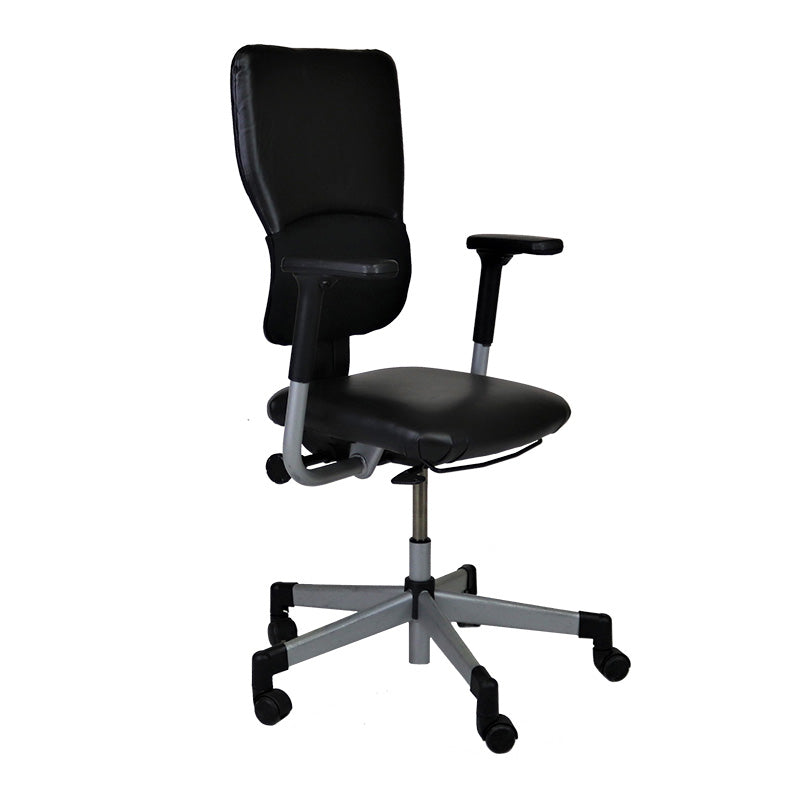 <tc>Steelcase</tc>: <tc>Lets B</tc> - Arbeitsstuhl mit hoher Rückenlehne aus schwarzem Leder - Generalüberholt