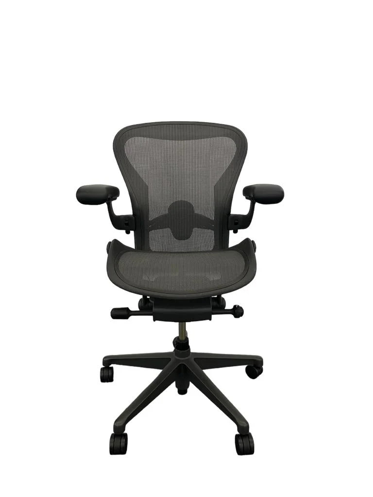 <tc>Herman Miller</tc>: <tc>Size B</tc> Aeron Remastered – Generalüberholt