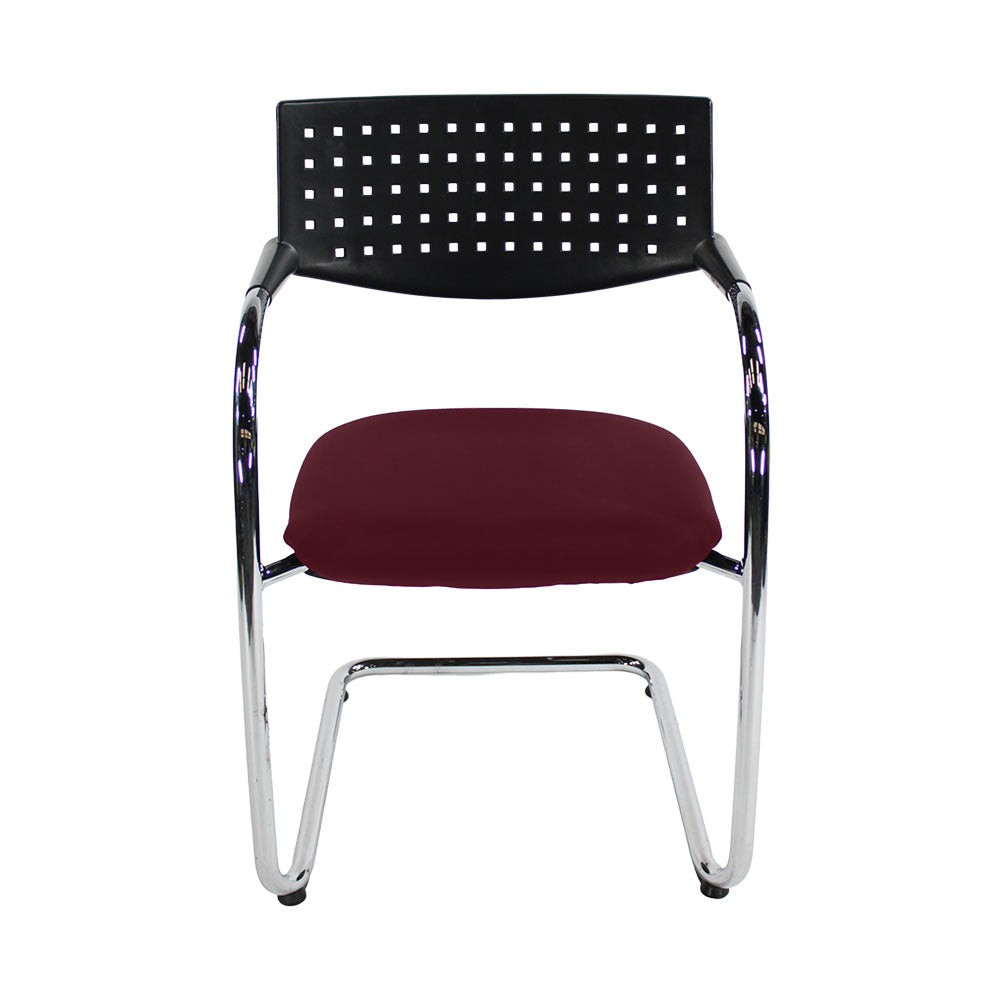 <tc>Vitra</tc>: <tc>VisaVis</tc> Konferenzstuhl aus burgunderfarbenem Leder - Generalüberholt