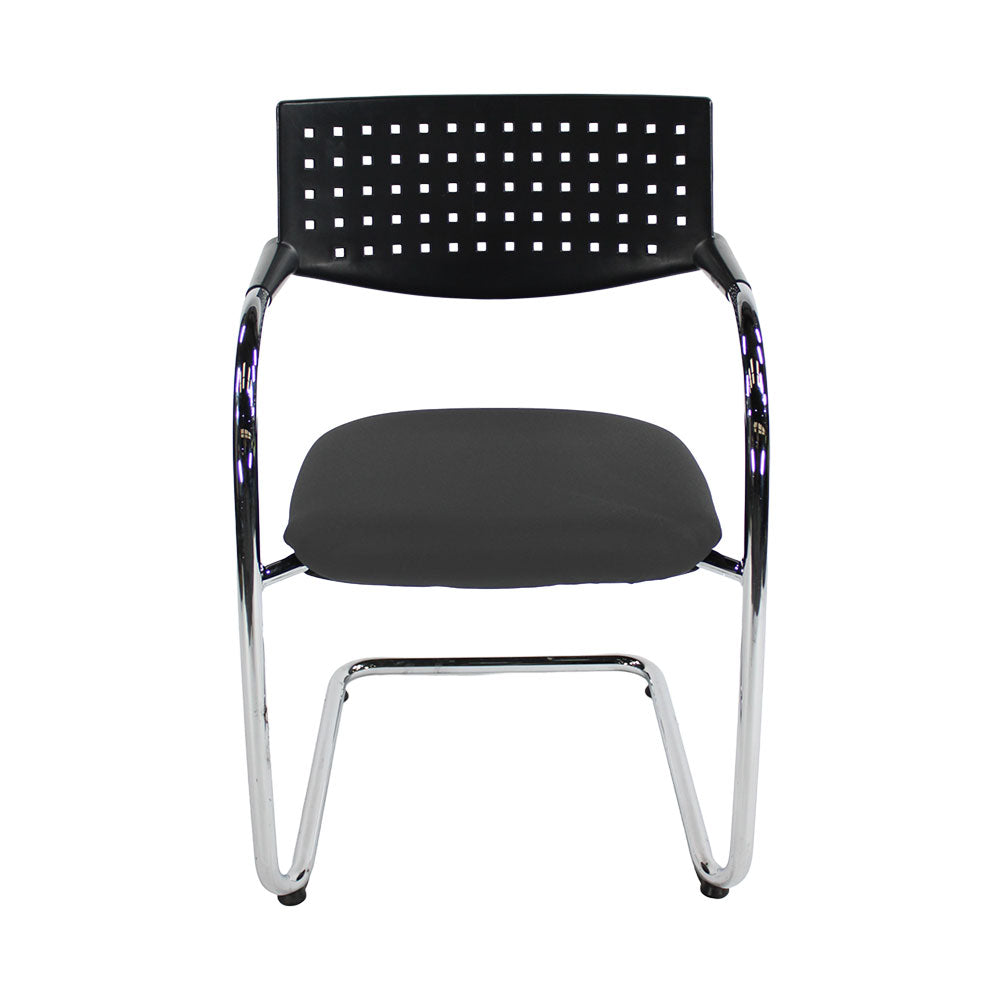 <tc>Vitra</tc>: <tc>VisaVis</tc> Konferenzstuhl aus grauem Stoff - Generalüberholt