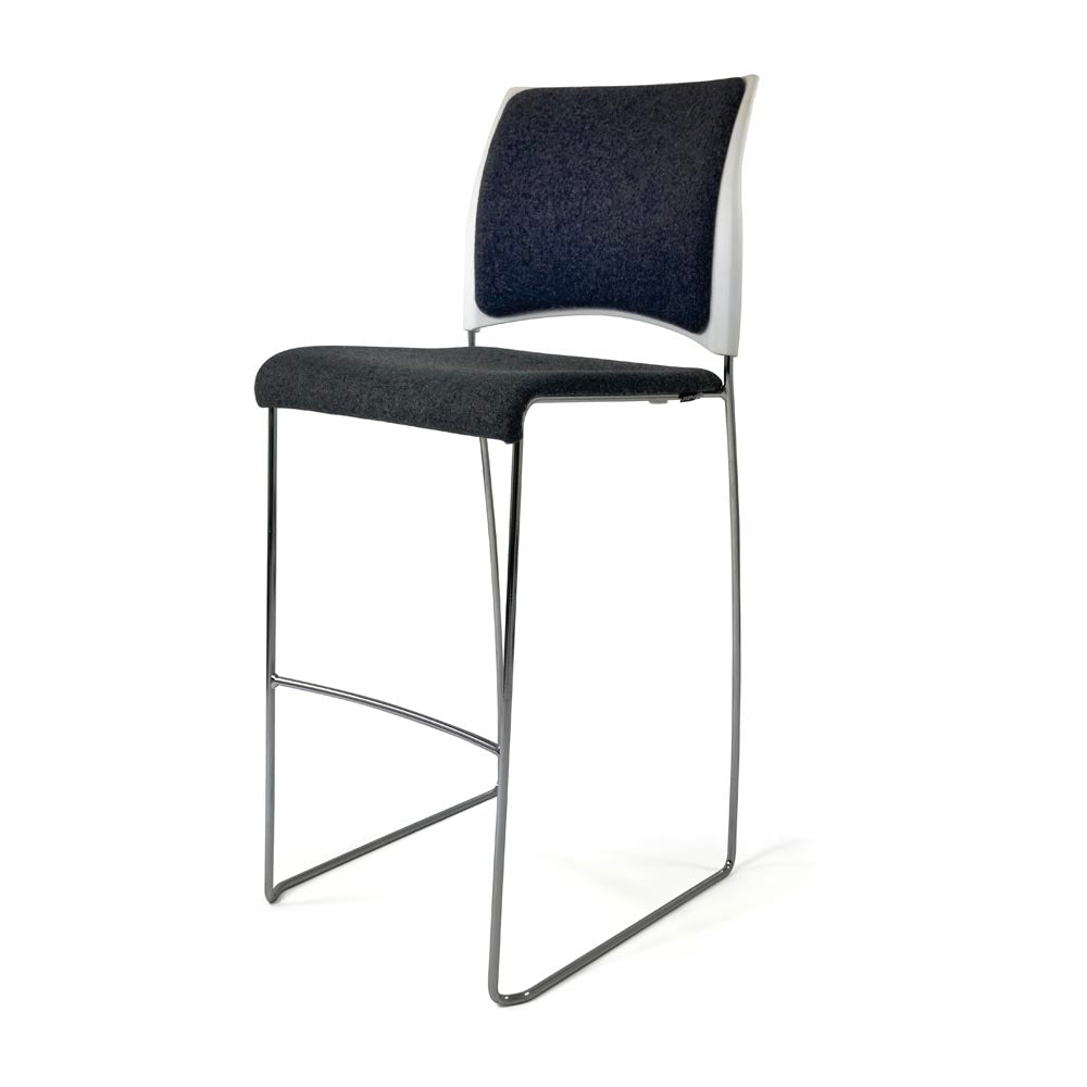 Verco: Sting High Stool in schwarzen Stoff und Chrombeinen - renoviert