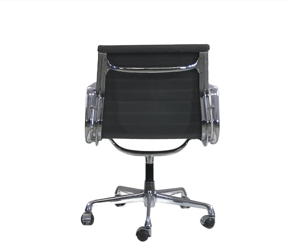 <tc>Vitra</tc>: <tc>Eames</tc> EA 108 Konferenzstuhl - Generalüberholt