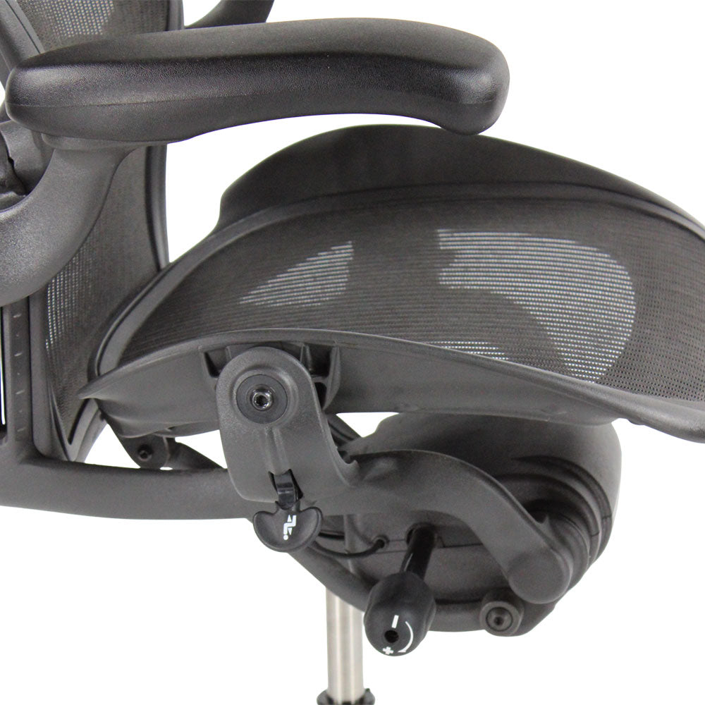 <tc>Herman Miller</tc>: Aeron - <tc>Size B</tc> - Full House (Graphit) - Renoviert