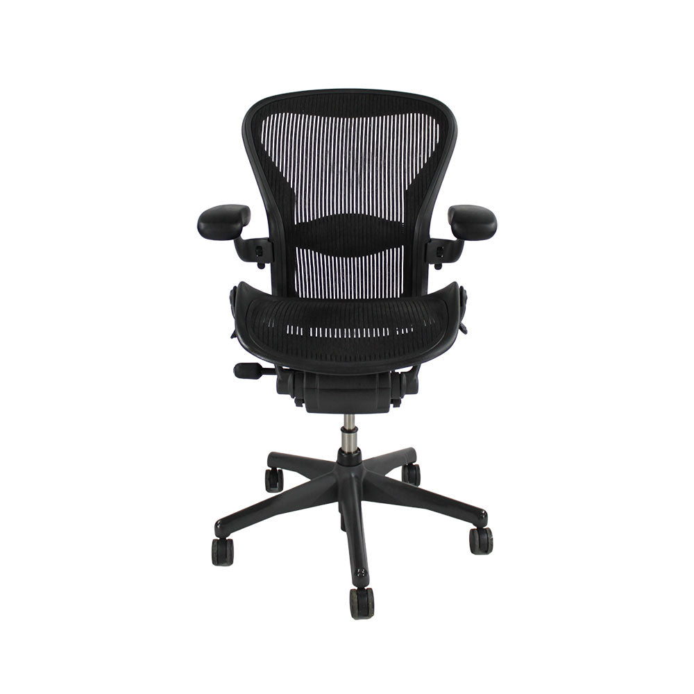 <tc>Herman Miller</tc>: Aeron - <tc>Size B</tc> - Full House (Graphit) - Renoviert