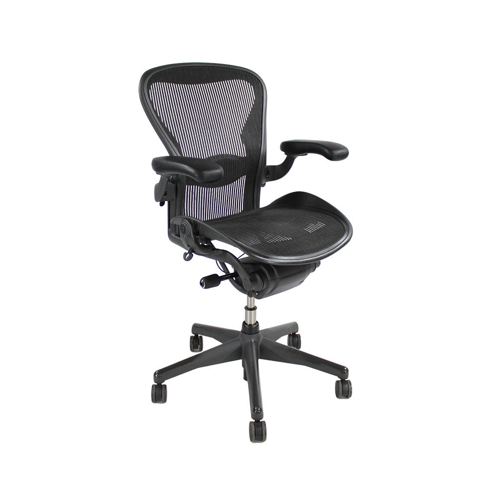 <tc>Herman Miller</tc>: Aeron - <tc>Size B</tc> - Full House (Graphit) - Renoviert