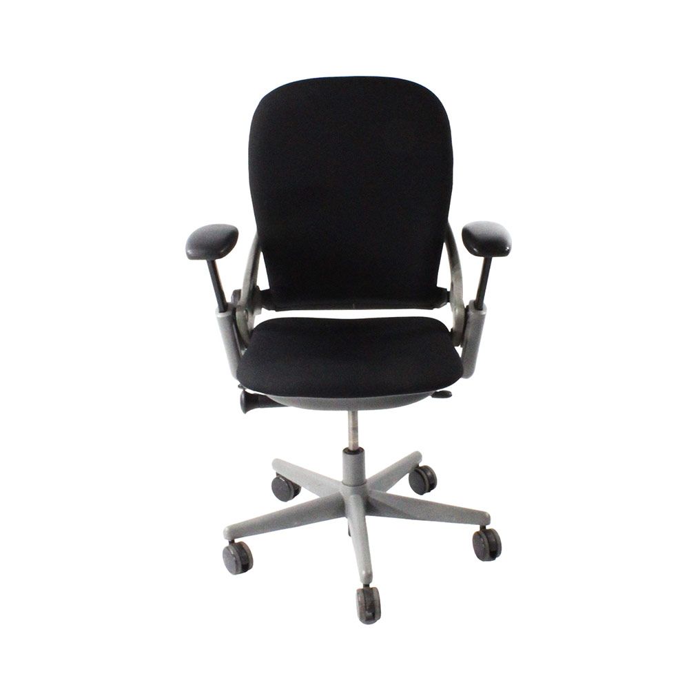 <tc>Steelcase</tc>: <tc>Leap V1</tc> Bürostuhl - Grauer Rahmen/Schwarzer Stoff - Generalüberholt