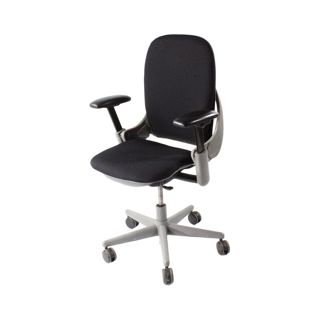 <tc>Steelcase</tc>: <tc>Leap V1</tc> Bürostuhl - Grauer Rahmen/Schwarzer Stoff - Generalüberholt