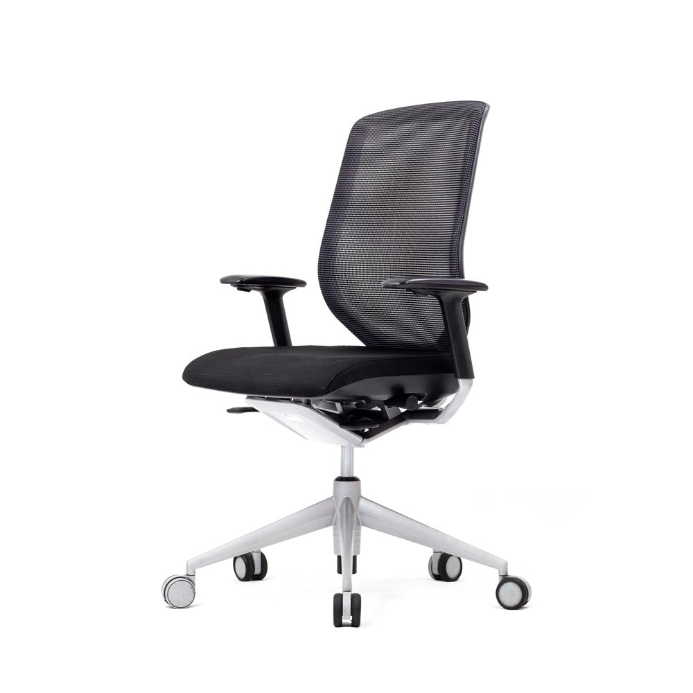 <tc>Actiu</tc>: Trim Arbeitsstuhl mit Armlehnen - Generalüberholt