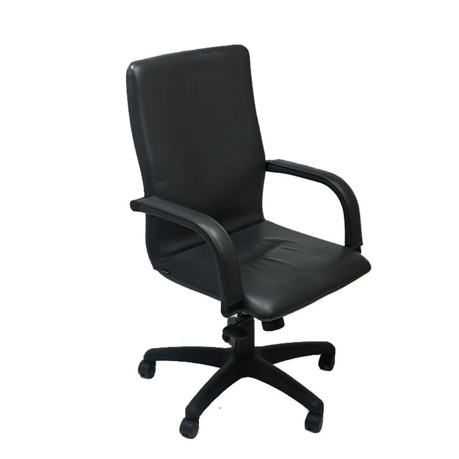 Nienkamper: Senator Boardroom Chair - Refurbished