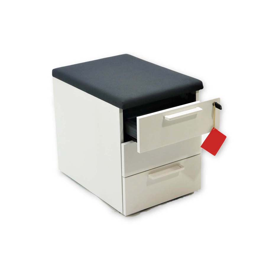 <tc>Steelcase</tc>: Mobiler Untersatz mit Sitzfunktion - Generalüberholt