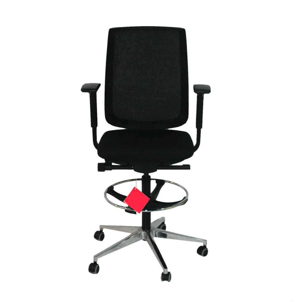 <tc>Steelcase</tc>: Reply Air Draughtman Stuhl mit poliertem Aluminiumfuß - Generalüberholt