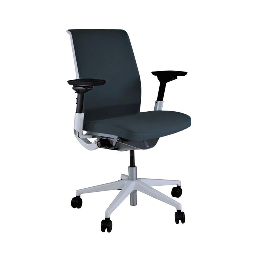 <tc>Steelcase</tc>: <tc>Think V2</tc> Bürostuhl - Generalüberholt