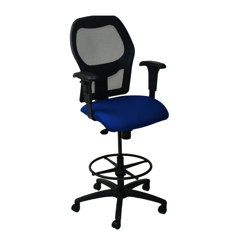 Ahrend: 160 Type Draftsman Chair aus blauem Stoff – schwarzes Gestell – generalüberholt