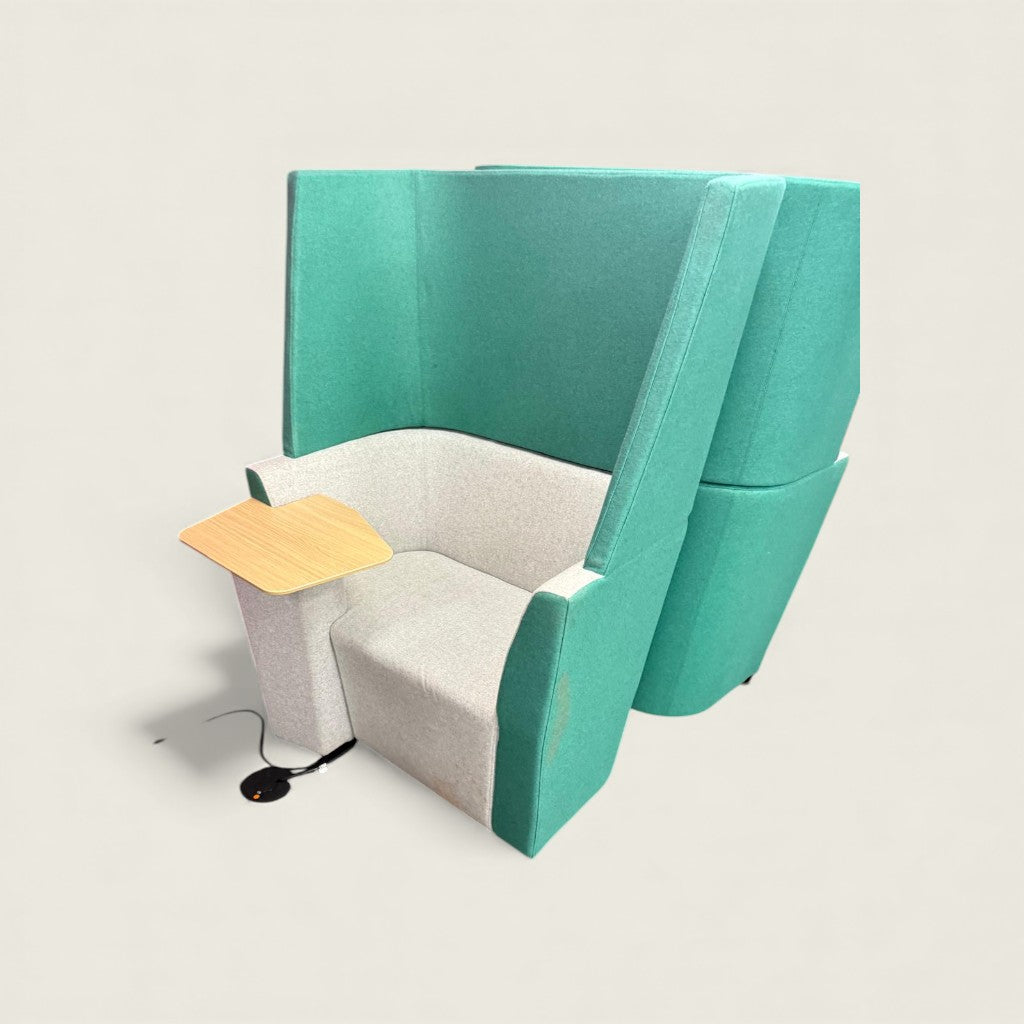 <tc>Allermuir</tc>: Green and Light Grey Haven Booth - Renoviert