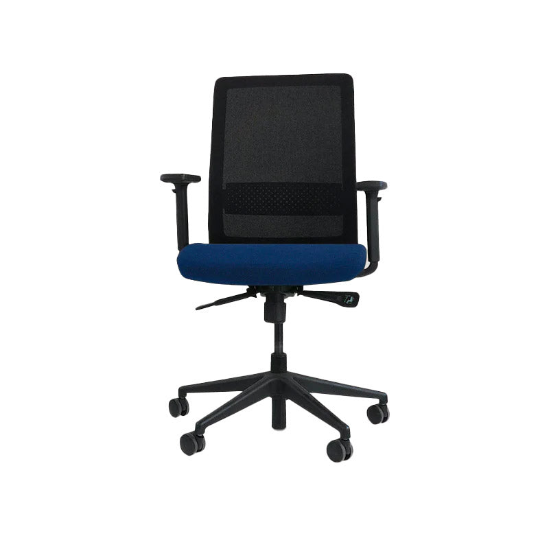 Bestuhl: S30 Bürostuhl in blauem Stoff – generalüberholt