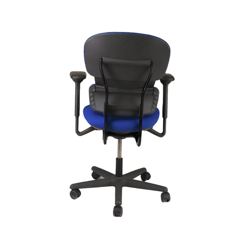 KI: Bürostuhl „Impulse“ aus blauem Stoff – generalüberholt